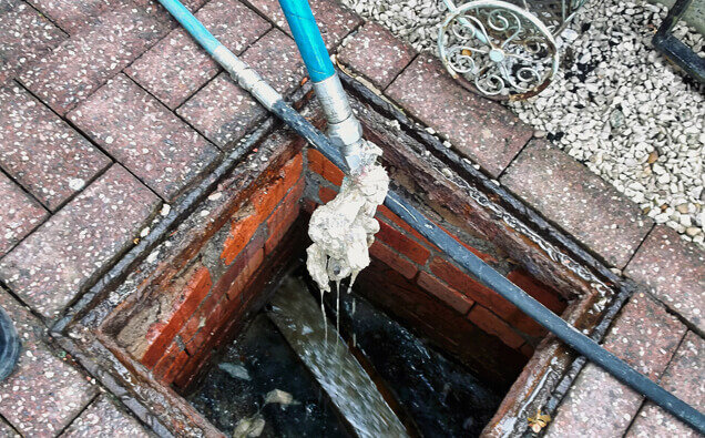 https://plumberhilton.com.au/uploads/2025/06/blocked-drains-598620.jpg
