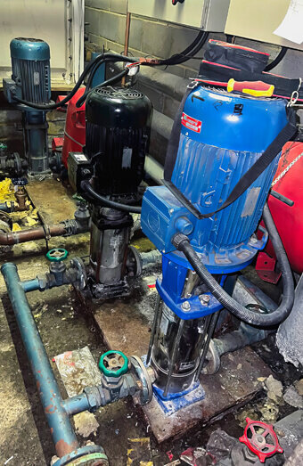 https://plumberhilton.com.au/uploads/2025/06/commercial-plumbing-134266.jpg