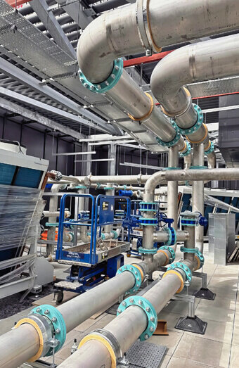 https://plumberhilton.com.au/uploads/2025/06/commercial-plumbing-556773.jpg